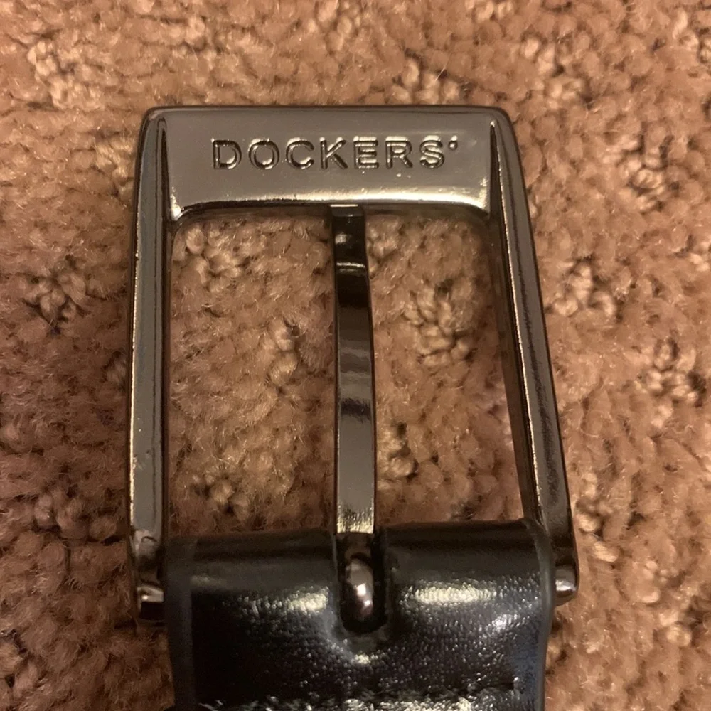 Dockers sz 48 black imitation leather belt